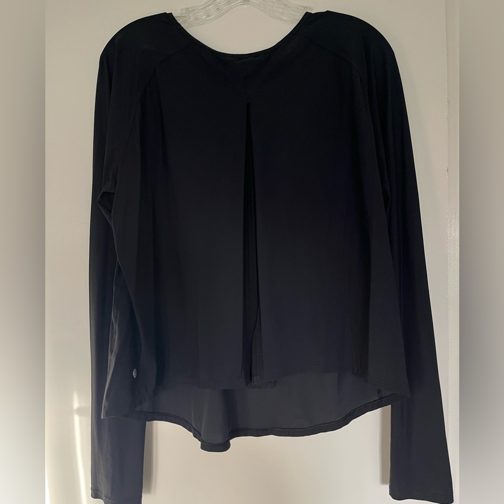LULULEMON MAKING MOVES PLEATED BACK LONG SLEEVE TOP size large